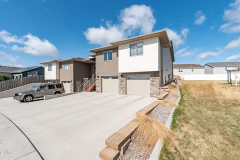 552 Nelson Dr, Bismarck, ND 58503 photo 7
