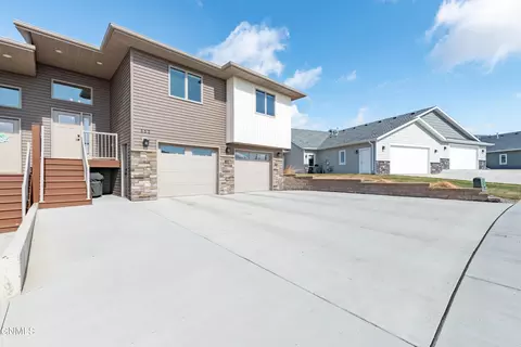 552 Nelson Dr, Bismarck, ND 58503 photo 5