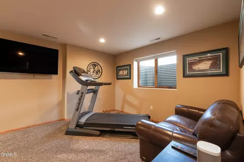552 Nelson Dr, Bismarck, ND 58503 photo 26