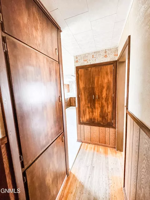 Entry Way - 706 15th Ave W, Williston, ND 58801 photo 1 of 1