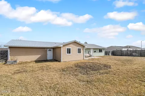 2101 21st Ave W, Williston, ND 58801 photo 5