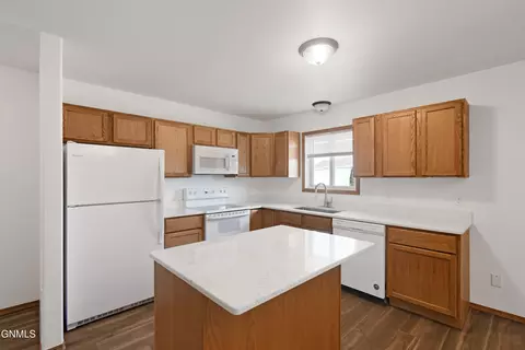 2101 21st Ave W, Williston, ND 58801 photo 9
