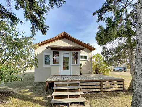 18 Graber St, Mcgregor, ND 58755 photo 1