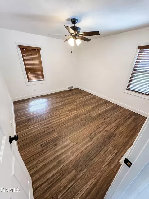 Bedroom - 207 12th Ave NW, Mandan, ND 58554 photo 1 of 2