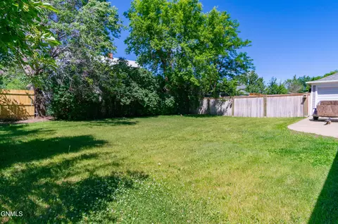 108 6th Ave E, Dickinson, ND 58601 photo 37