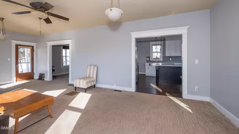 108 6th Ave E, Dickinson, ND 58601 photo 21