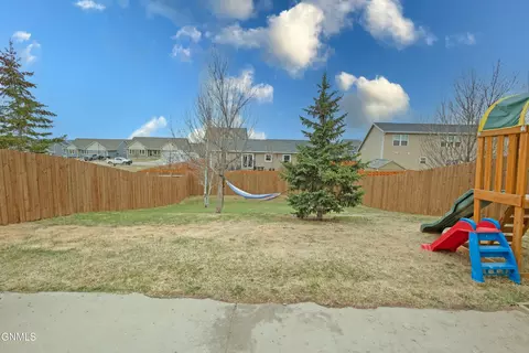 3309 33rd St W, Williston, ND 58801 photo 23