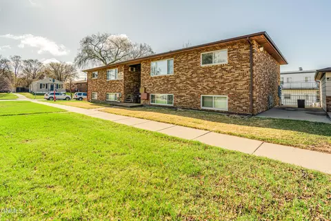 725 E Avenue B, Bismarck, ND 58501