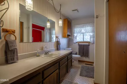 Bath - 251 E 2nd St, Regent, ND 58650 photo 1 of 5