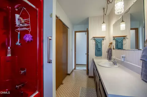 Bath - 251 E 2nd St, Regent, ND 58650 photo 3 of 5