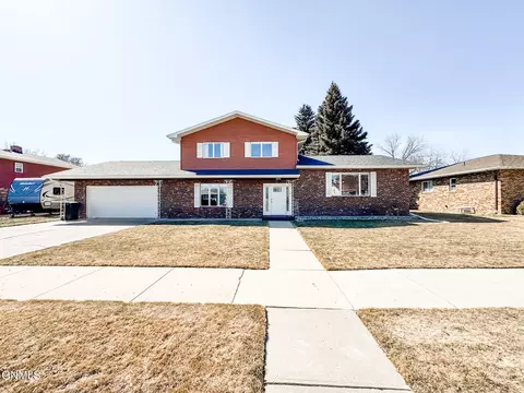 1901 University Ave, Williston, ND 58801
