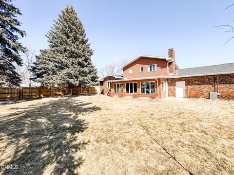 1901 University Ave, Williston, ND 58801 photo 52