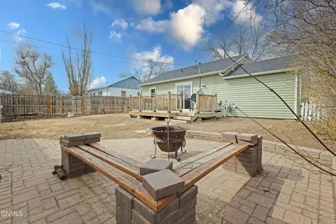 1307 10th St W, Williston, ND 58801 photo 23