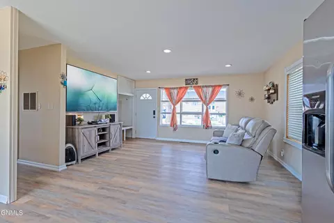 1307 10th St W, Williston, ND 58801 photo 6