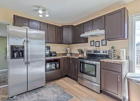 1307 10th St W, Williston, ND 58801 photo 8