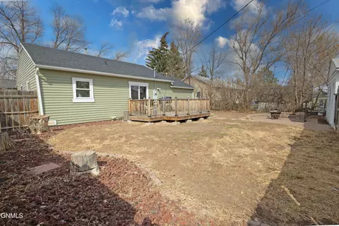 1307 10th St W, Williston, ND 58801 photo 21