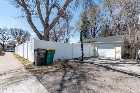 2104 E D Ave, Bismarck, ND 58501 photo 33