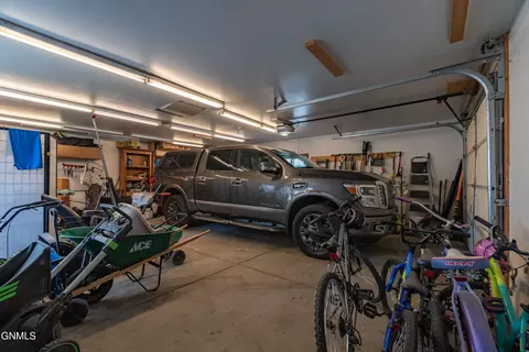 2104 E D Ave, Bismarck, ND 58501 photo 32