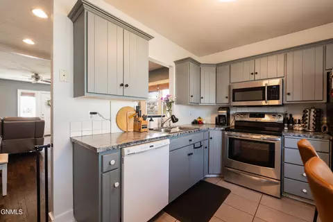 2104 E D Ave, Bismarck, ND 58501 photo 8