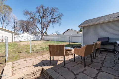 2104 E D Ave, Bismarck, ND 58501 photo 27