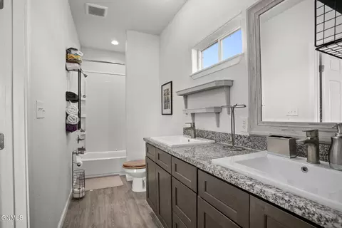 Bath - 3012 31st St W, Williston, ND 58801 photo 3 of 4