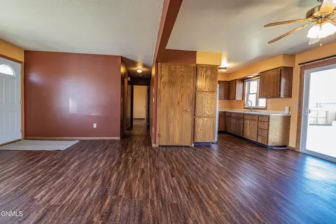 Living - 543 7th St E, Dickinson, ND 58601 photo 8 of 8