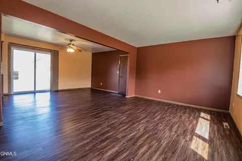 Living - 543 7th St E, Dickinson, ND 58601 photo 2 of 8