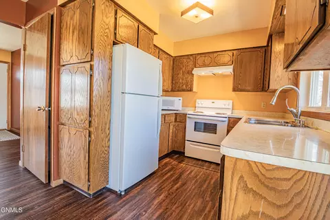 Kitchen - 543 7th St E, Dickinson, ND 58601 photo 1 of 2