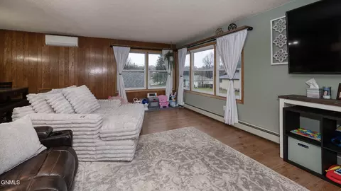 707 9th Ave NW, Mandan, ND 58554 photo 4