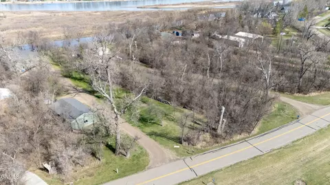 8460 Willow Rd N, Mandan, ND 58554