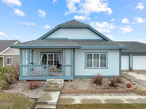 2723 Chokecherry St, Williston, ND 58801 photo 2