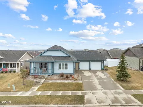 2723 Chokecherry St, Williston, ND 58801