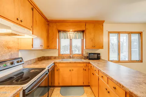 1034 Summit Blvd, Bismarck, ND 58504 photo 8