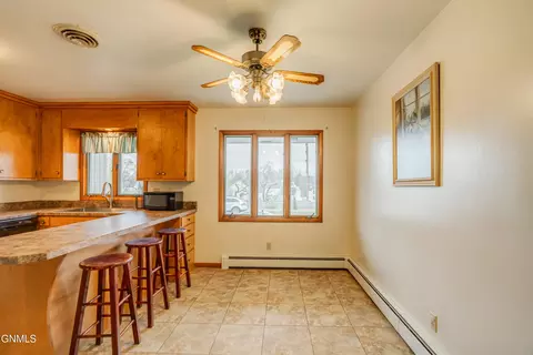 1034 Summit Blvd, Bismarck, ND 58504 photo 12