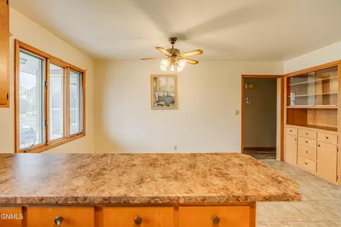 1034 Summit Blvd, Bismarck, ND 58504 photo 14