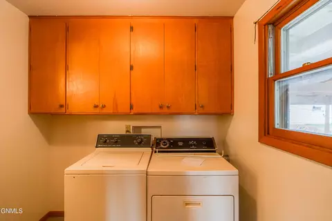1034 Summit Blvd, Bismarck, ND 58504 photo 5
