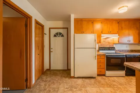 1034 Summit Blvd, Bismarck, ND 58504 photo 17