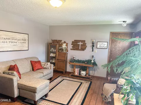 Living - 206 2nd St NE, Steele, ND 58482 photo 1 of 8