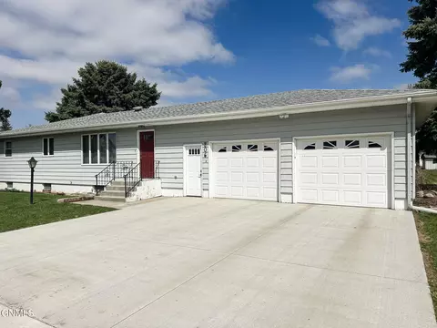 Exterior - 206 2nd St NE, Steele, ND 58482 photo 18 of 19