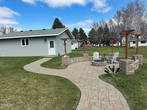 Exterior - 206 2nd St NE, Steele, ND 58482 photo 8 of 19