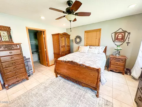 Bedroom - 206 2nd St NE, Steele, ND 58482 photo 3 of 13