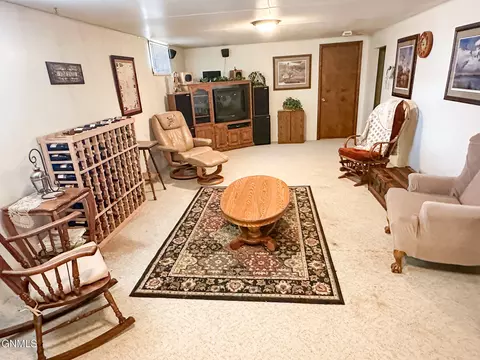 Living - 206 2nd St NE, Steele, ND 58482 photo 7 of 8