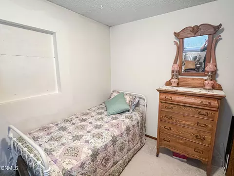 Bedroom - 206 2nd St NE, Steele, ND 58482 photo 7 of 13