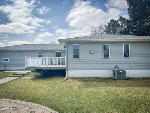 Exterior - 206 2nd St NE, Steele, ND 58482 photo 6 of 19