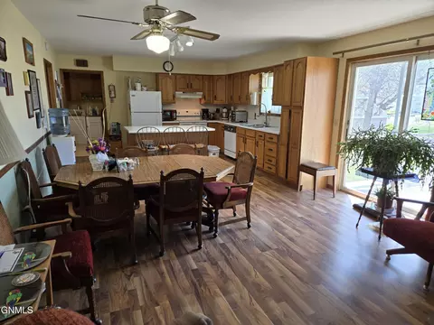 713 Broadway St, Napoleon, ND 58561 photo 12