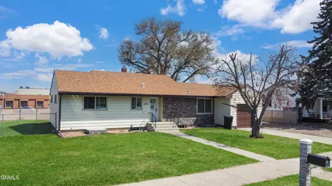 1420 4th Ave W, Williston, ND 58801 photo 2