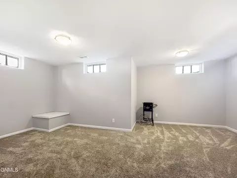 1420 4th Ave W, Williston, ND 58801 photo 22