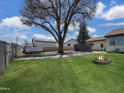 1420 4th Ave W, Williston, ND 58801 photo 30