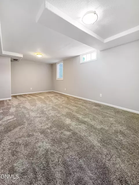 1420 4th Ave W, Williston, ND 58801 photo 24