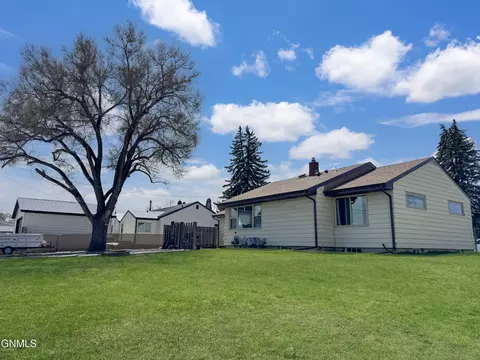 1420 4th Ave W, Williston, ND 58801 photo 32